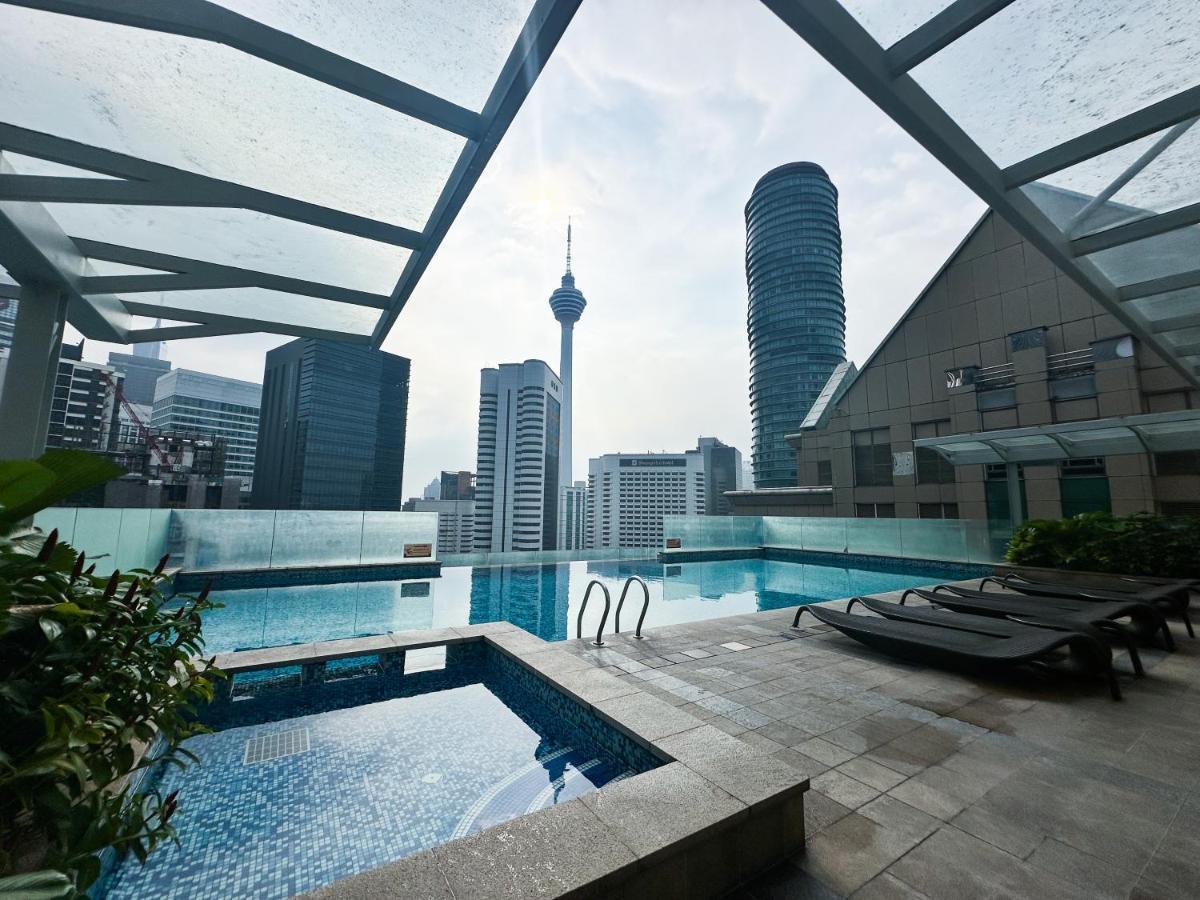 Klcc Suites By Nhb Kuala Lumpur Bagian luar foto