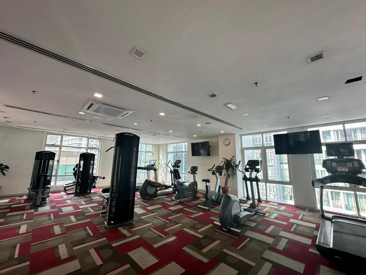 Klcc Suites By Nhb Kuala Lumpur Bagian luar foto