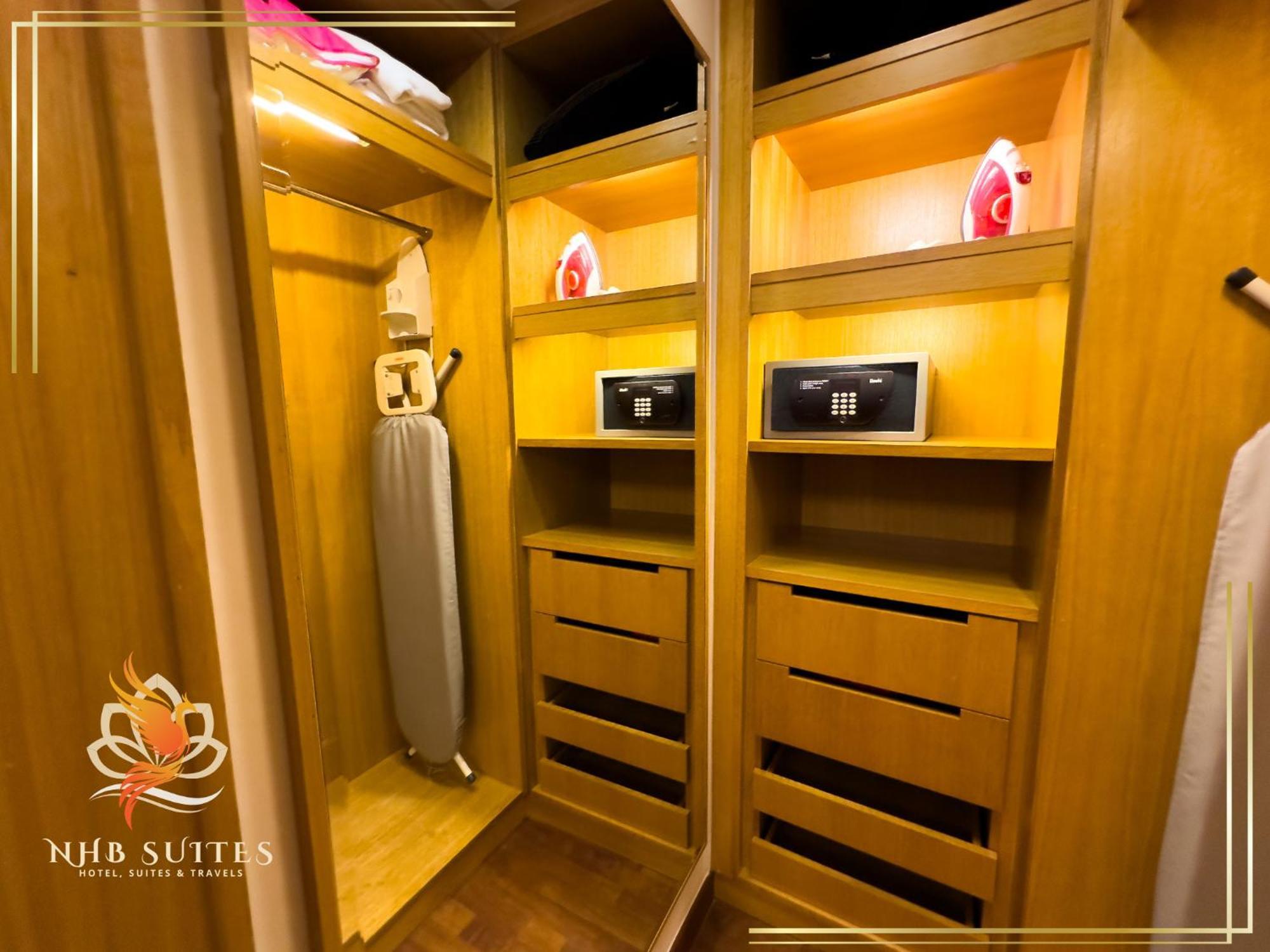 Klcc Suites By Nhb Kuala Lumpur Bagian luar foto