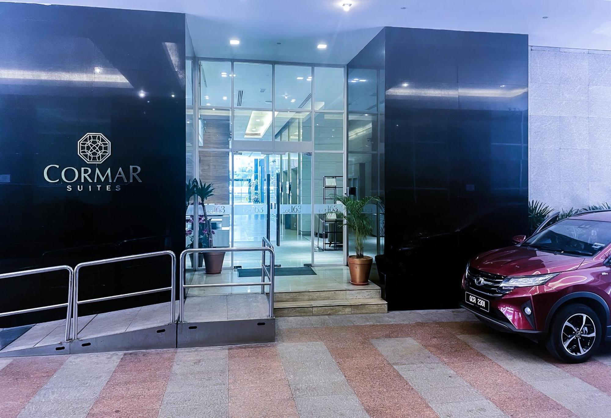 Klcc Suites By Nhb Kuala Lumpur Bagian luar foto